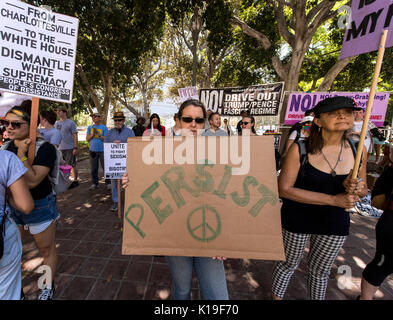 Los Angeles, Californie, USA. Août 26, 2017. Les gens se rassemblent dans le centre-ville de Los Angeles pour commémorer le 97e anniversaire du 19e amendement, qui accorde aux femmes le droit de vote en août 1920. Crédit : Brian Cahn/ZUMA/Alamy Fil Live News Banque D'Images