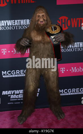 Août 26, 2017 - Las Vegas, NV, États-Unis - Sasquatch. Mayweather vs McGregor lutte pré-Tapis Rouge VIP chez T-Mobile Arena. Credit : mjt/AdMedia (crédit Image : © Mjt/AdMedia via Zuma sur le fil) Banque D'Images