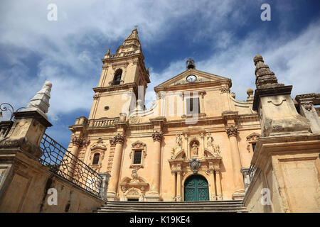 La Sicile, la Ville de Raguse, district de Ragusa Superiore, Cathédrale de San Giovanni Battista de la ville haute Banque D'Images