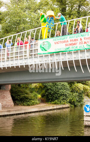 Voies navigables newbury course de canards 2017 festival Banque D'Images