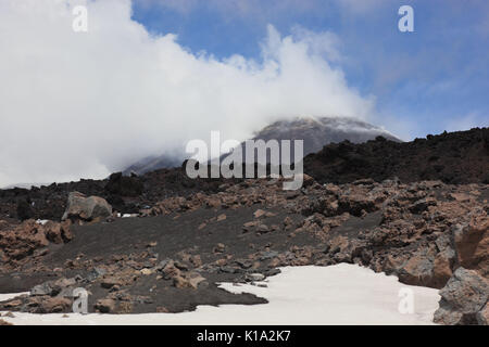 La Sicile, et le paysage volcanique de l'Etna pointe fumeurs Banque D'Images