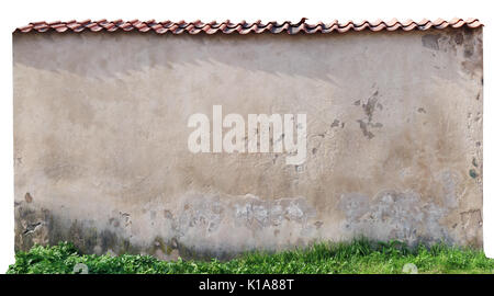 La clôture en pierre laid abandonnées détruites fragment. Isolé sur top Banque D'Images
