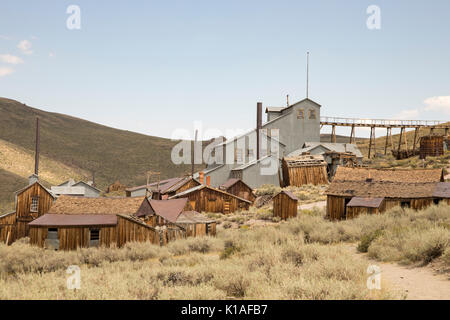 L'extérieur de l'usine standard en bois ou de timbres à mine d'or à Bodie State Historic Park, Banque D'Images