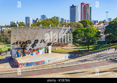 Londrina, Brésil - Juillet 26, 2017 : Amphithéâtre appelé Luigi Borghesi ou faire Zerao Anfiteatro localisé en Londrina. Destiné à l'espace loisirs, presenta Banque D'Images