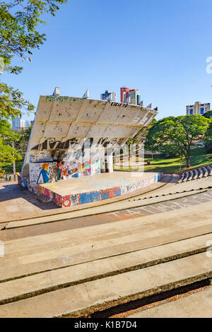 Londrina, Brésil - Juillet 26, 2017 : Amphithéâtre appelé Luigi Borghesi ou faire Zerao Anfiteatro localisé en Londrina. Destiné à l'espace loisirs, presenta Banque D'Images