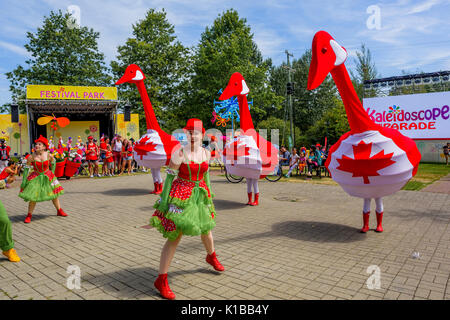 Kaléidoscope sur le défilé, des danseurs, l'ÉNP, Vancouver, Colombie-Britannique, Canada. Banque D'Images