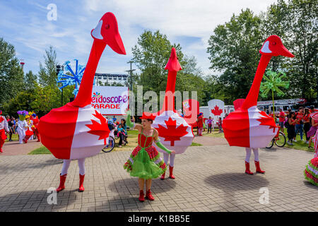 Kaléidoscope sur le défilé, des danseurs, l'ÉNP, Vancouver, Colombie-Britannique, Canada. Banque D'Images