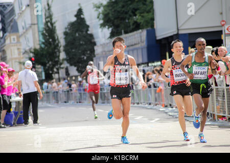 6 août '17 Londres : Les athlètes japonais YUKI KAWAUCHI et HIROTO INOUE et Ézéchiel JAFARY tanzanienne en 2017 Championnat du monde d'athlétisme marathon hommes Banque D'Images