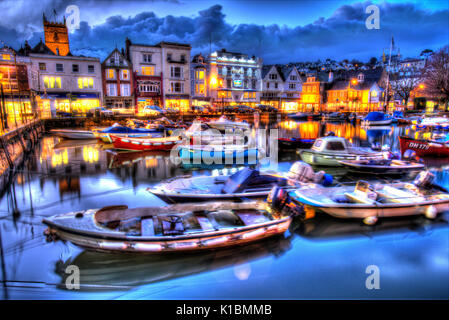 Ville de Dartmouth, en Angleterre. Soirée pittoresque vue sur la pêche et les bateaux amarrés au bateau classé grade II float. Banque D'Images