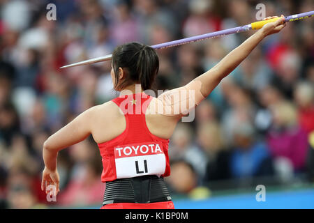 Lingwei Li (Chine) qui se font concurrence sur le javelot femmes à la finale 2017, championnats du monde IAAF, Queen Elizabeth Olympic Park, Stratford, London, UK. Banque D'Images