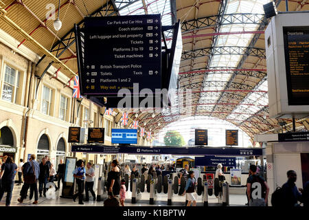 Ligne principale de Londres Victoria gare complexe uk Août 2017 Banque D'Images