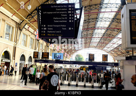 Ligne principale de Londres Victoria gare complexe uk Août 2017 Banque D'Images