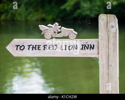 Les panneaux signalant la disponibilité d'endroits, le vent dans les saules, Purley on Thames, Berkshire, Angleterre, RU, FR. Banque D'Images