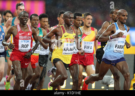 Kibichii Albert ROP (Bahreïn), Mo Farah (Grande-Bretagne), Jacob KIPLIMO (Ouganda), Illias FIFA (Espagne) en compétition dans l'épreuve du 5000 m 1 à la chaleur, aux Championnats du monde IAAF 2017, Queen Elizabeth Olympic Park, Stratford, London, UK. Banque D'Images