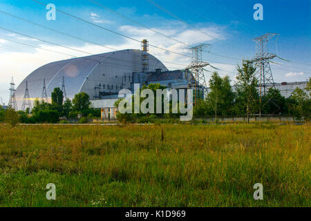 Un nouveau sarcophage après l'explosion à la quatrième bloc de la centrale nucléaire de Tchernobyl. Dead zone radioactive. Conséquences de la catastrophe de Tchernobyl n Banque D'Images