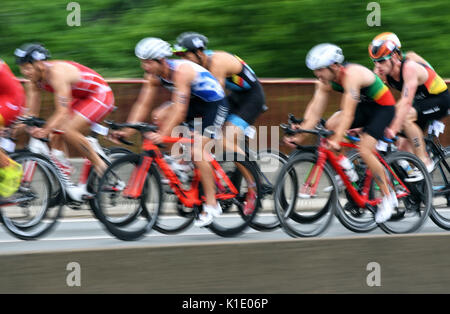 Championnat d'Europe Sprint, triathlon, hommes, Düsseldorf, Allemagne Banque D'Images