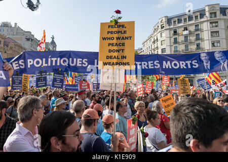 Barcelone, Espagne. Août 26, 2017. Un rassemblement se tiendra à Barcelone, une semaine après les attentats qui ont secoué la ville. L'événement d'aujourd'hui est de montrer notre solidarité avec les victimes de l'attaque. Crédit : Fabrizio Cortesi/Alamy Live News Banque D'Images