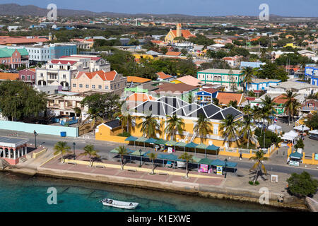 Kralendijk, Bonaire, Antilles néerlandaises sous le vent. Vue front de mer. Banque D'Images