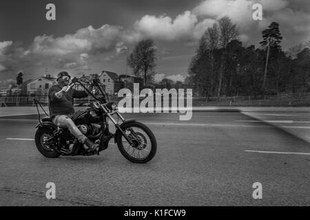 Motard sur une Harley Davidson Banque D'Images