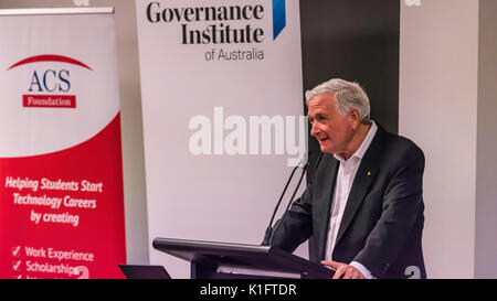 L'honorable Nick Greiner AC parlant à l'ACP Le groupe de discussion des risques à Sydney, le 24 août 2017 sur le sujet du risque pour les conseils d'administration des entreprises au-delà de 2018 Banque D'Images