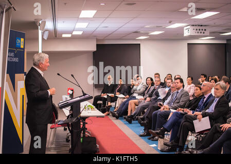 L'honorable Nick Greiner AC parlant à l'ACP Le groupe de discussion des risques à Sydney, le 24 août 2017 sur le sujet du risque pour les conseils d'administration des entreprises au-delà de 2018 Banque D'Images