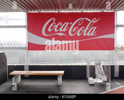 Tokyo, Japon - Dec 7, 2016. Coca-Cola panneau publicitaire à l'aéroport de Narita. Narita est le principal aéroport international de la région métropolitaine de Tokyo UN Banque D'Images