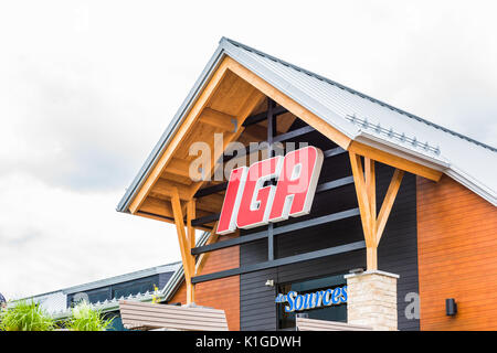 Beauport, Canada - juin 1, 2017 : l'entrée du magasin IGA dans la ville de Québec avec libre de signer Banque D'Images