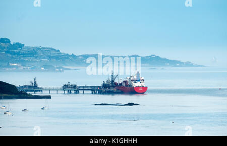 Le navire-citerne GPL immatriculés au Libéria Essex amarré au terminal maritime de Braefoot Bay, Firth of Forth, en Écosse. Banque D'Images