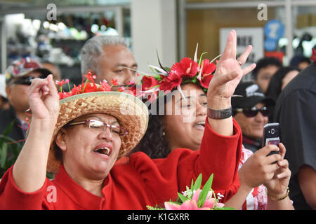 Auckland, Nouvelle-Zélande. Août 26, 2017. Des foules de centaines d'applaudissements au cours de l'annonce du parti travailliste au lancement du Pacifique à Mangere à South Auckland le Août 26, 2017. La Nouvelle Zélande élection générale est prévue le 23 septembre 2017 . L'actuel gouvernement est parti national. Credit : Shirley Kwok/Pacific Press/Alamy Live News Banque D'Images