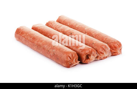 Saucisses de viande crue isolé sur fond blanc Banque D'Images