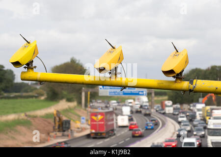 Vitesse moyenne des caméras sur l'autoroute M6 dans Cheshire, Royaume-Uni. Banque D'Images