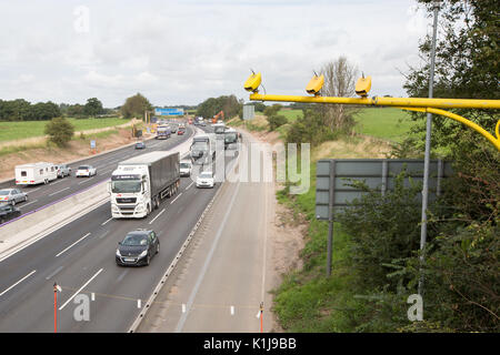 Vitesse moyenne des caméras sur l'autoroute M6 dans Cheshire, Royaume-Uni. Banque D'Images