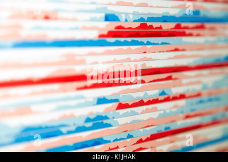 L'analyse de stock market à partir de l'écran d'ordinateur avec un schéma détaillé. Banque D'Images