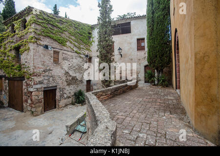 Le village rural près de l'Escala Dei ruins Banque D'Images