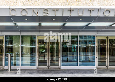 Washington DC, USA - 3 juillet 2017 : Constitution center building panneau d'entrée dans le centre-ville Banque D'Images