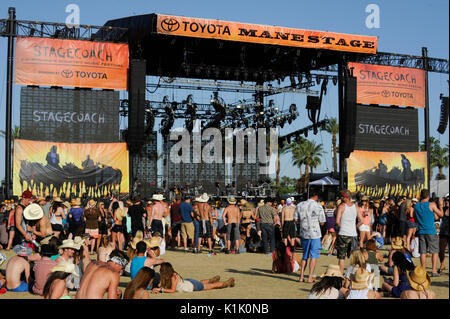 La scène principale ambiance foule stagecoach,California's county music festival jour 3 avril 29,2012 indio,ca. Banque D'Images