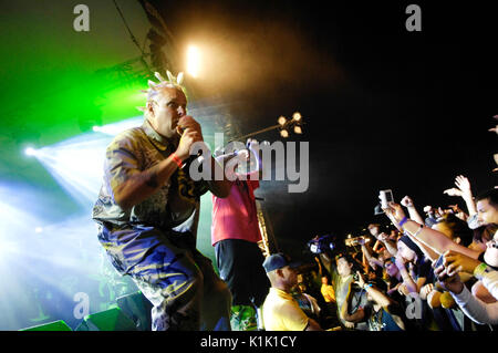 (G-D) Brad Daddy X D-Loc Kottonmouth Kings interprète l'amphithéâtre Smokeout San Manuel de Cypress Hill le 24,2009 octobre à San Bernardino. Banque D'Images