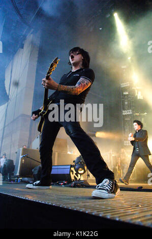 (L-r) Frank lero,Gerard Way My Chemical Romance effectue 2007 projekt revolution hyundai pavilion San Bernardino, ca Banque D'Images