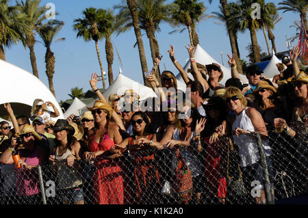 Atmosphère foule stagecoach,California's county music festival jour 2 mai,12011 indio,ca. Banque D'Images