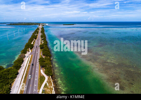 Florida,Florida Keys,Upper,Islamorada,Indian Key,Lignumvitae Key Aquatic Preserve,Florida Bay,Atlantic Ocean,Highway route 1 Overseas Highway,Russell Banque D'Images