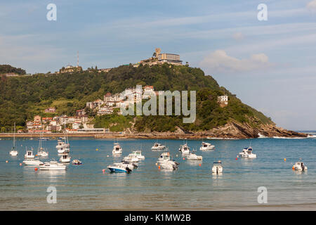 Monte Igueldo montagne et la baie de la Concha à San Sebatian donostia. Pays basque, Espagne Banque D'Images