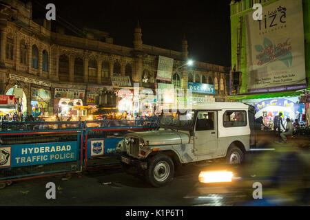 Les marchés colorés pendant le mois sacré du Ramzan à Hyderabad près du Charminar Banque D'Images