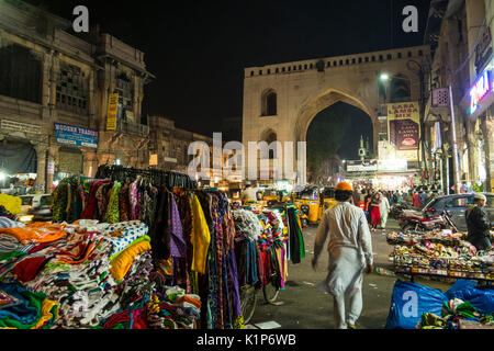 Les marchés colorés pendant le mois sacré du Ramzan à Hyderabad près du Charminar Banque D'Images