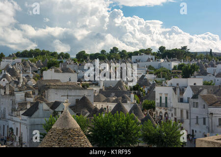 L'Europe, Italie, Alberobello, province de Bari, Pouilles. Banque D'Images