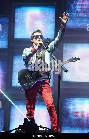 Reading, UK. Août 27, 2017. Matt Bellamy de Muse dans le titre final sur la scène principale au Festival de lecture 2017. Date de la photo : dimanche, Août 27, 2017. Credit : Roger Garfield/Alamy Live News Banque D'Images