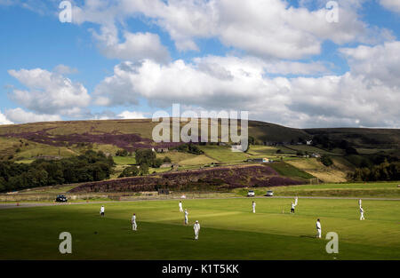 À l'embargo le lundi 28 août 0001 Marsden prises sur Highlanders à Lepton Marsden Cricket Club à Huddersfield le samedi 26 août 2017. Banque D'Images