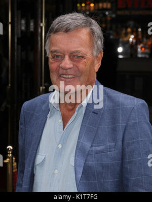 Tony Blackburn arrive pour la presse musicale Evita nuit à Londres, 2e Août 2017 : Banque D'Images