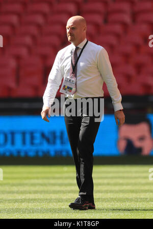 Burnley manager Sean Dyche avant le premier match de championnat à Wembley, Londres. Banque D'Images