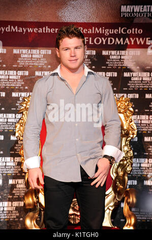 Le boxeur Canelo Alvarez assiste à la conférence de presse le théâtre chinois de Grauman Hollywood le 1,2012 mars. Mayweather Cotto rencontrera le championnat du monde WBA Super Welterweight 5 mai MGM Grand Las Vegas. Banque D'Images