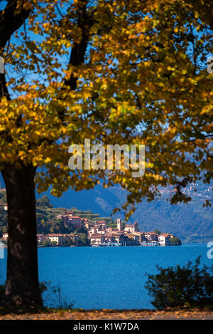 Carzano village dans le lac d'Iseo, province de Brescia, Italie, Lombardie, district de l'Europe. Banque D'Images
